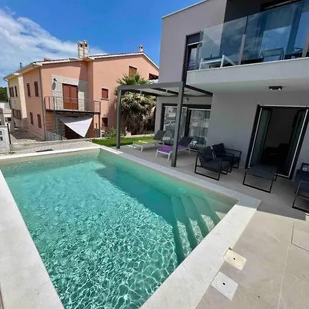 “punkt” Villa *
